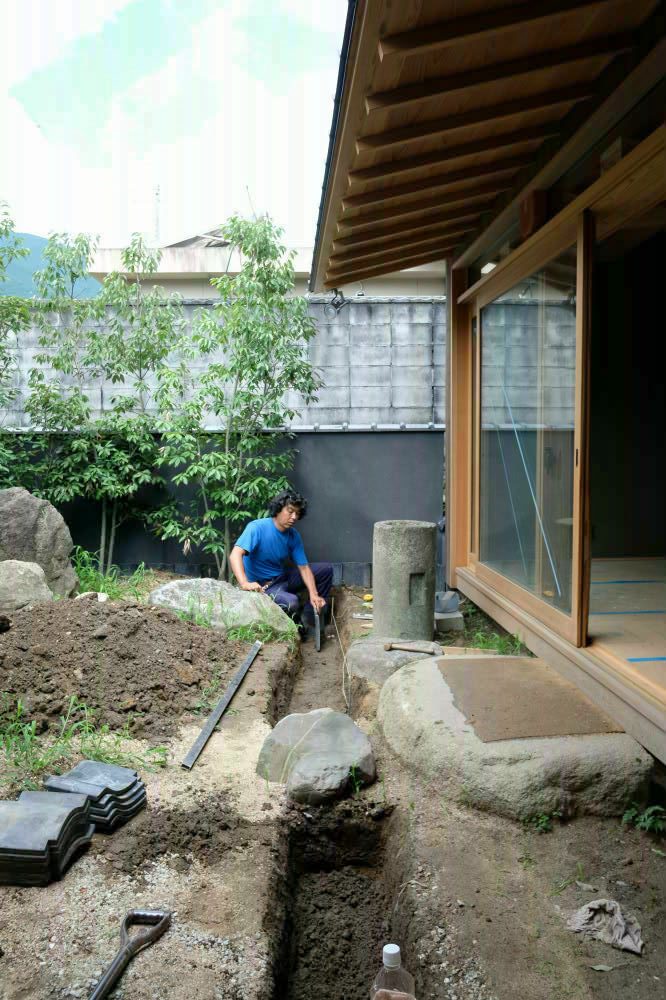 古瓦でつくる 雨落ちのある庭 民家再生とリフォーム 改修工事 専用ブログ